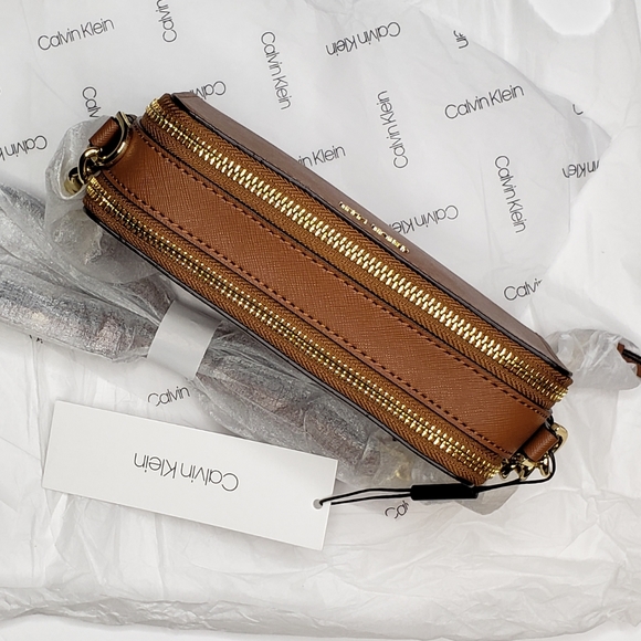 Authentic Calvin Klein Marybelle Crossbody - Picture 4 of 5